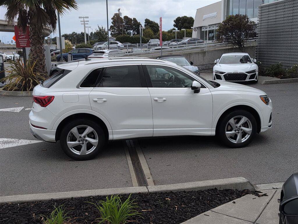Used 2019 Audi Q3 2.0T Premium AWD/4WD image 5