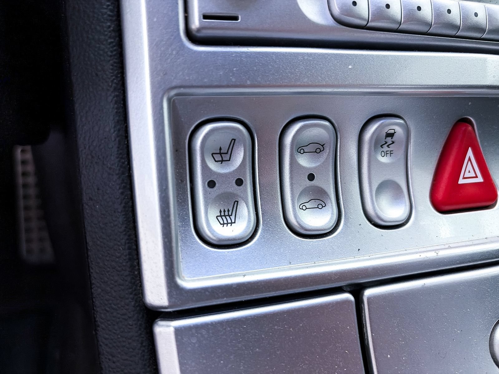 Used 2005 Chrysler Crossfire Limited RWD image 15