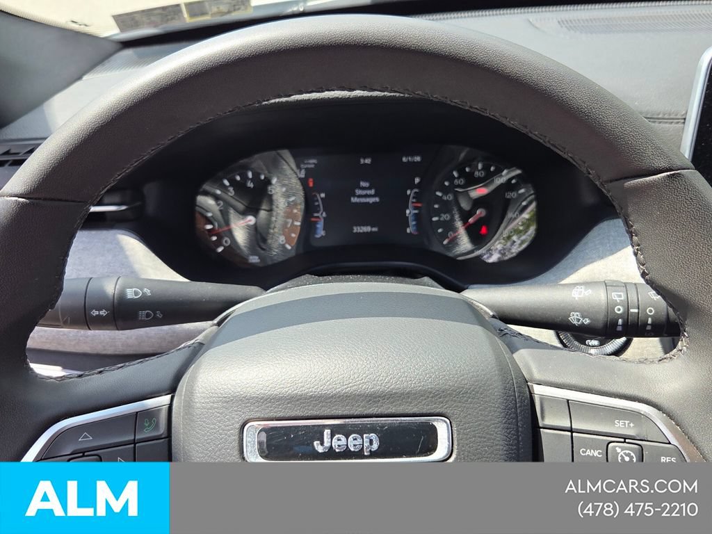 Used 2025 Jeep Compass Latitude AWD/4WD image 24