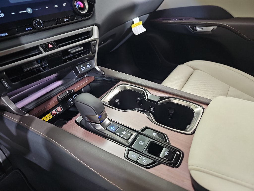 New 2026 Lexus RX 350 w/ Convenience Package AWD/4WD image 24