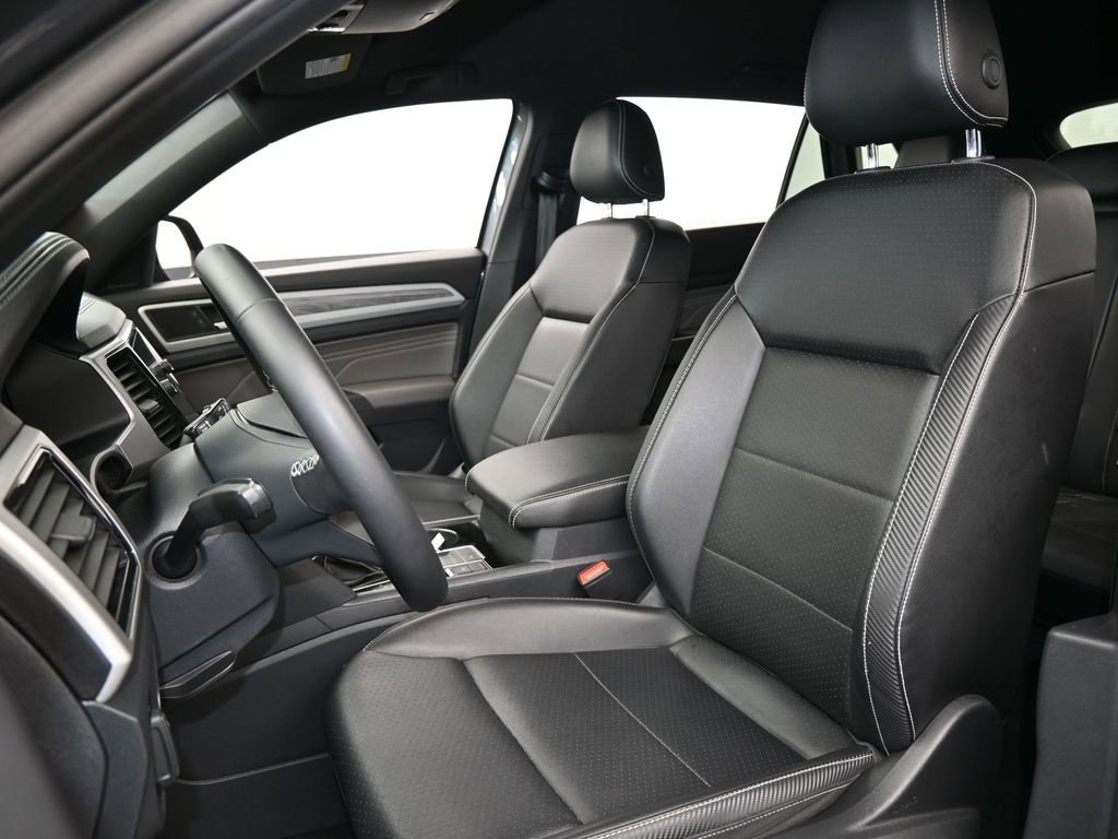Used 2022 Volkswagen Atlas Cross Sport SE w/ Black Wheel Package image 10