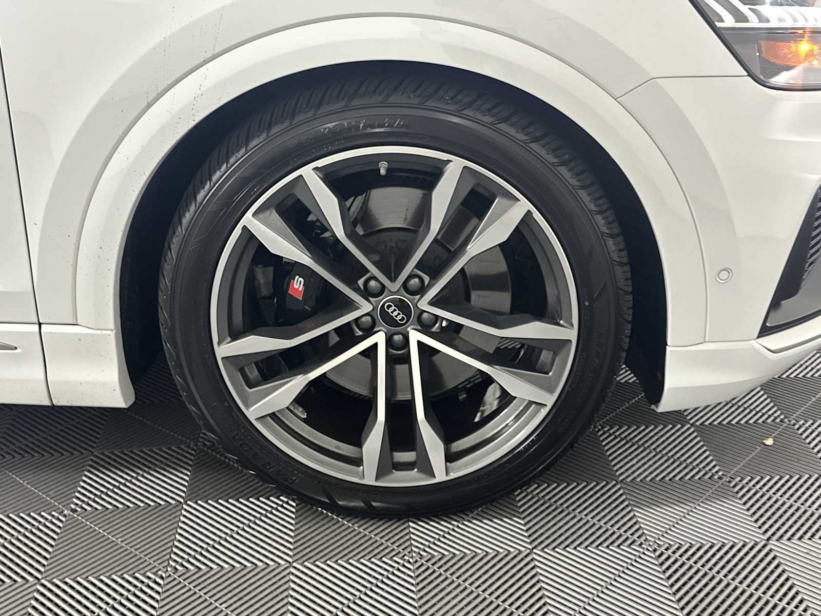 Used 2023 Audi SQ8 Prestige AWD/4WD image 14