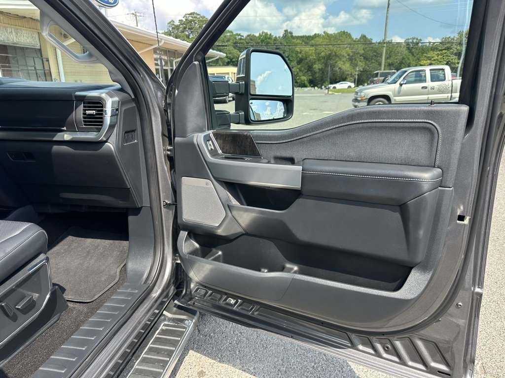 Used 2022 Ford F150 Lariat w/ Max Trailer Tow Package image 18