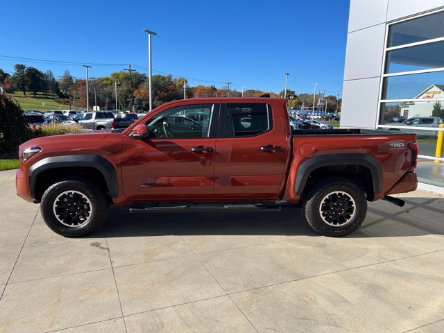 Used 2025 Toyota Tacoma TRD Off-Road AWD/4WD image 6