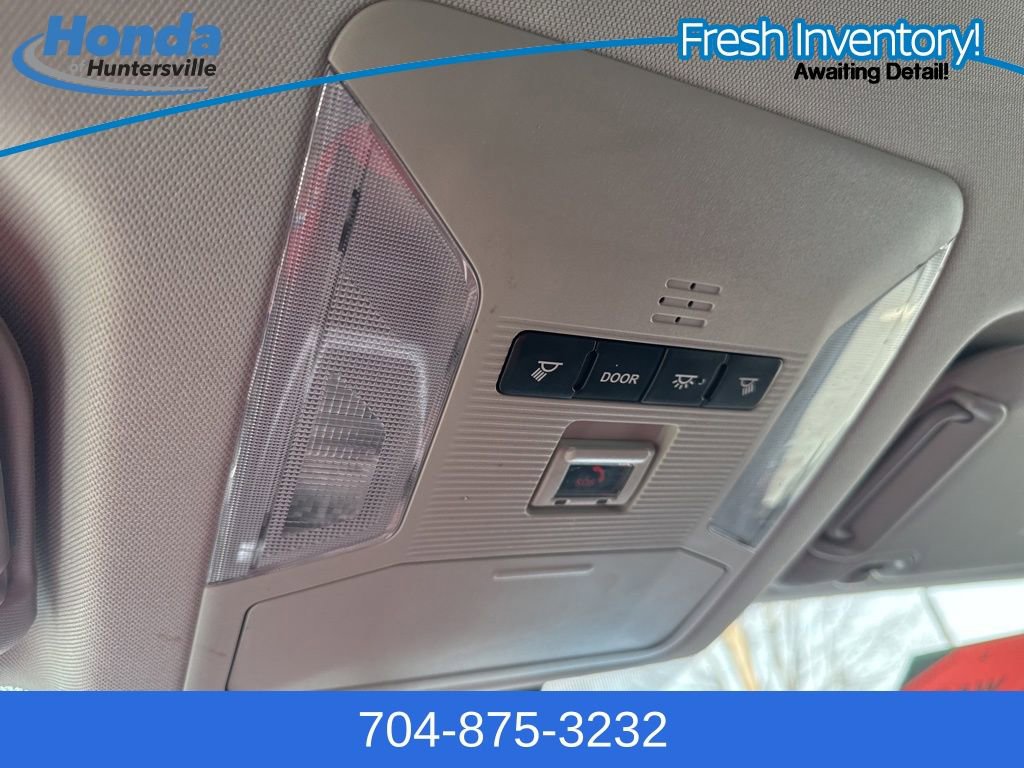 Used 2020 Toyota RAV4 XLE image 29