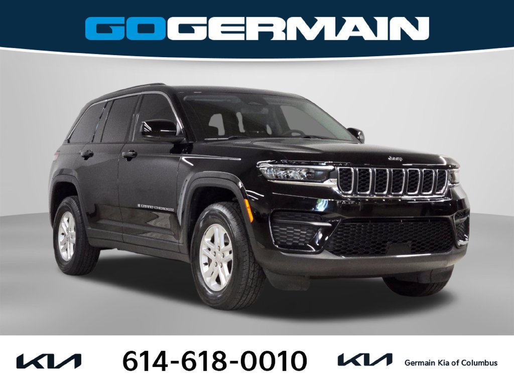 Used 2023 Jeep Grand Cherokee Laredo w/ Luxury Tech Group I AWD/4WD image 4
