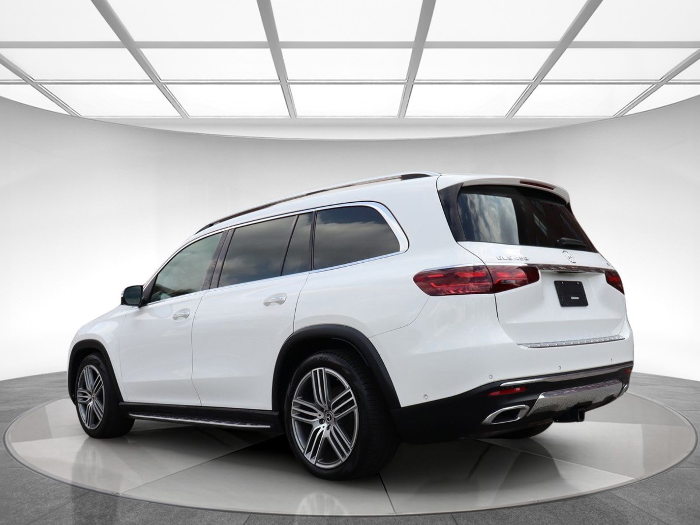 Used 2024 Mercedes-Benz GLS 450 4MATIC image 8