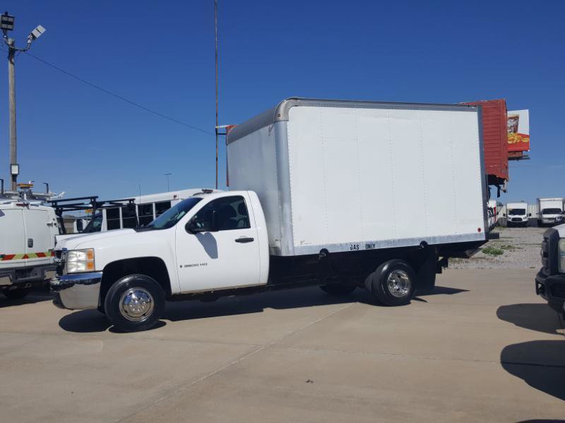Used 2007 Chevrolet Silverado 3500 W/T RWD image 2