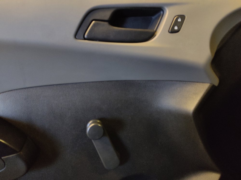 Used 2020 Chevrolet Sonic LT FWD image 27