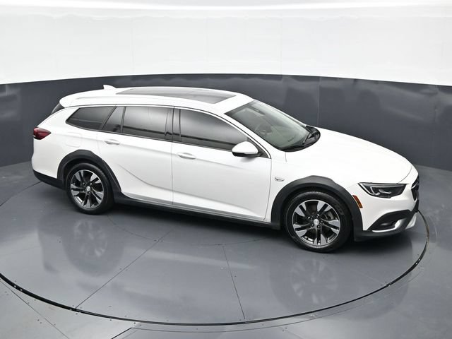 Used 2018 Buick Regal Essence w/ Driver Confidence Package #1 AWD/4WD image 39
