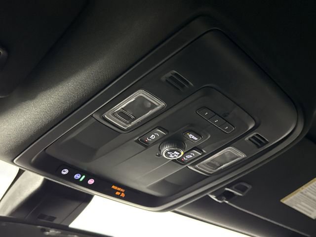 Used 2021 GMC Yukon SLT w/ SLT Luxury Package image 17