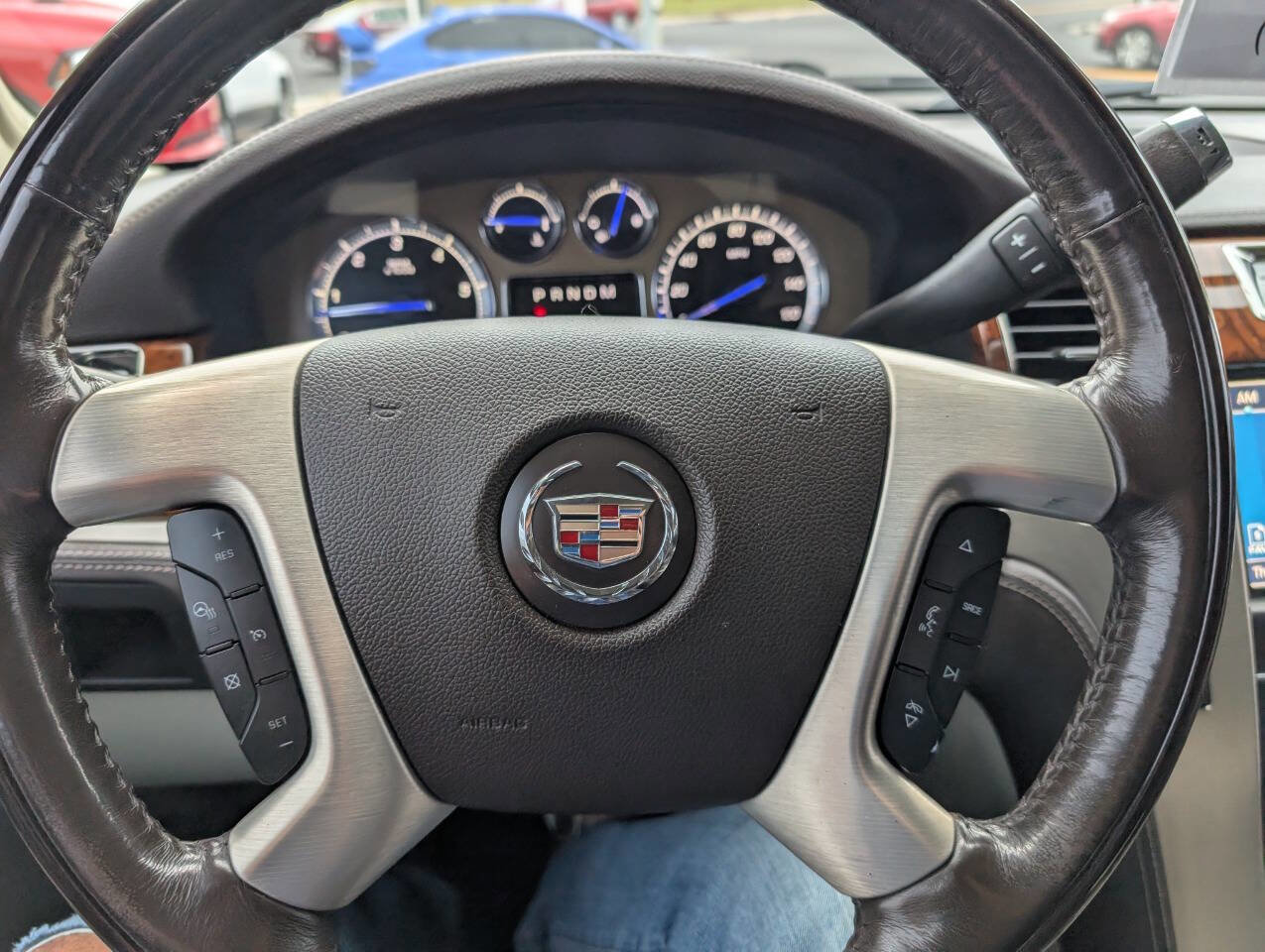 Used 2014 Cadillac Escalade Platinum image 23