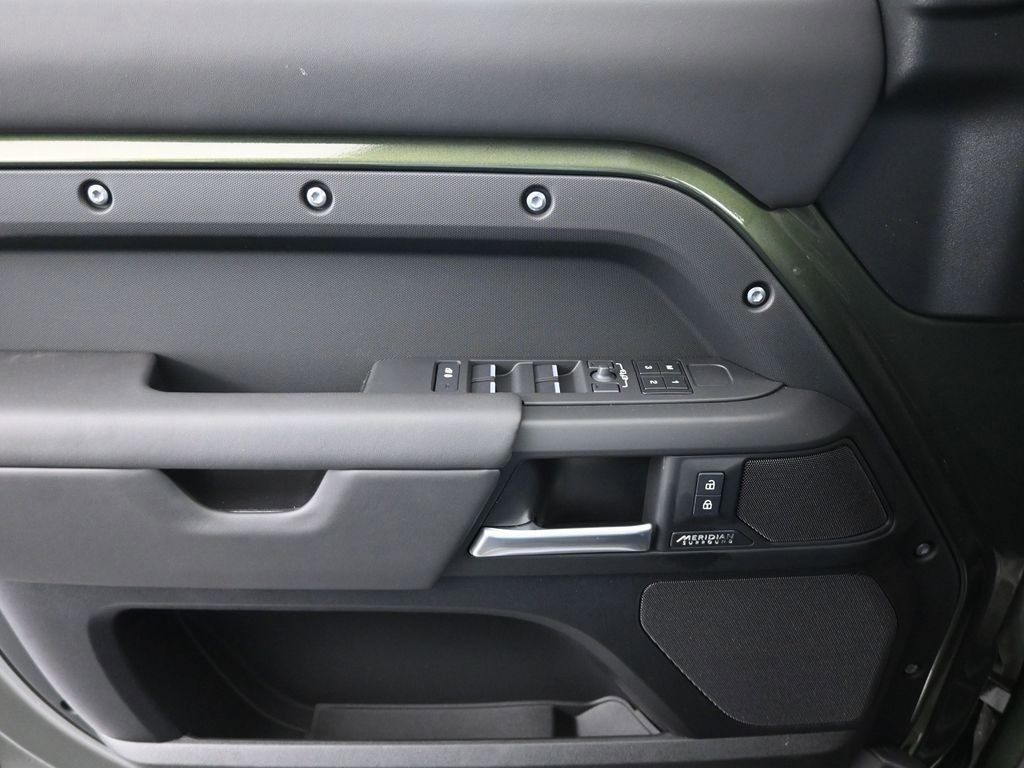 New 2026 Land Rover Defender 110 X-Dynamic SE AWD/4WD image 11