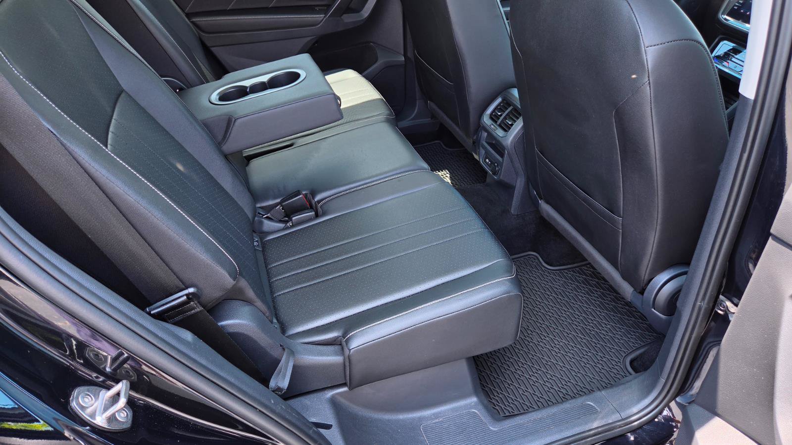 Certified 2023 Volkswagen Tiguan SE w/ Panoramic Sunroof Package FWD image 56