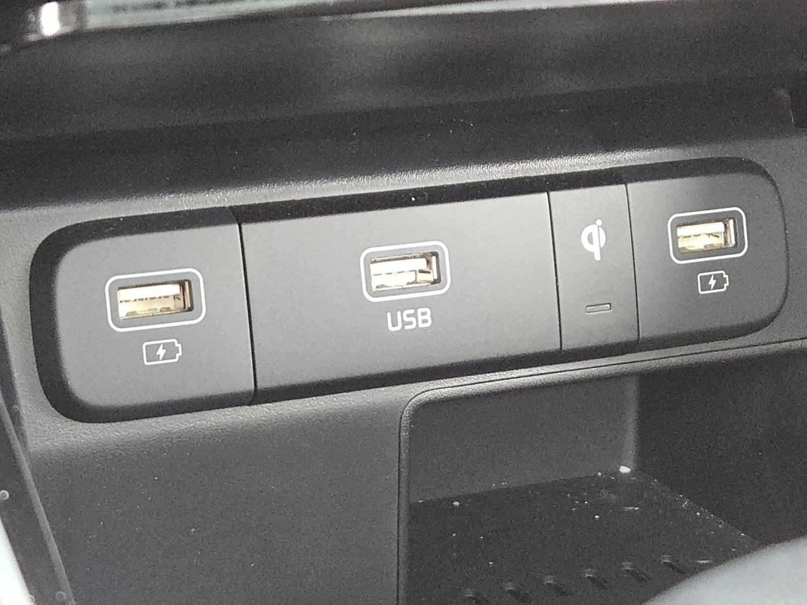 Used 2023 Kia Sorento SX image 29