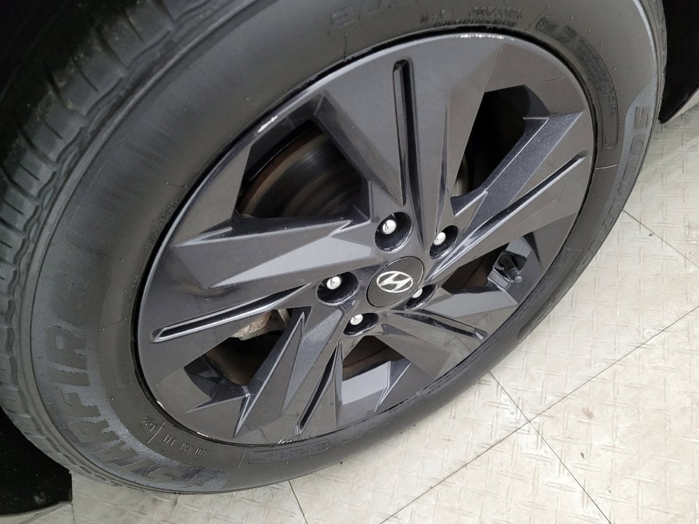 Used 2021 Hyundai Elantra SEL image 31