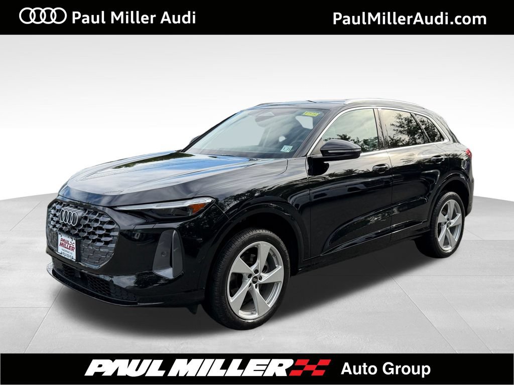 Used 2025 Audi Q5 Premium Plus w/ Premium Plus