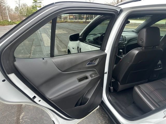 Used 2022 Chevrolet Equinox RS w/ Infotainment Package image 26