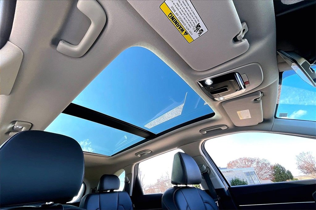 Used 2025 Kia Sorento SX image 17