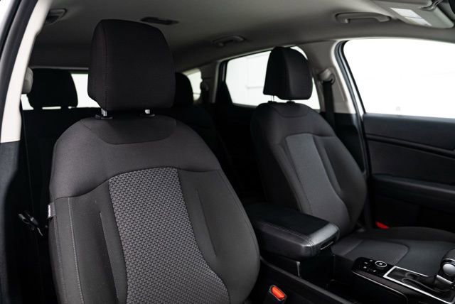 Used 2025 Kia Sportage LX image 14