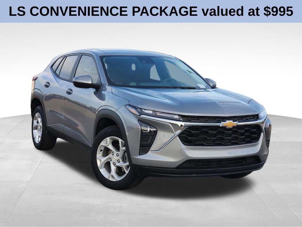Used 2024 Chevrolet Trax LS w/ LS Convenience Package image 1