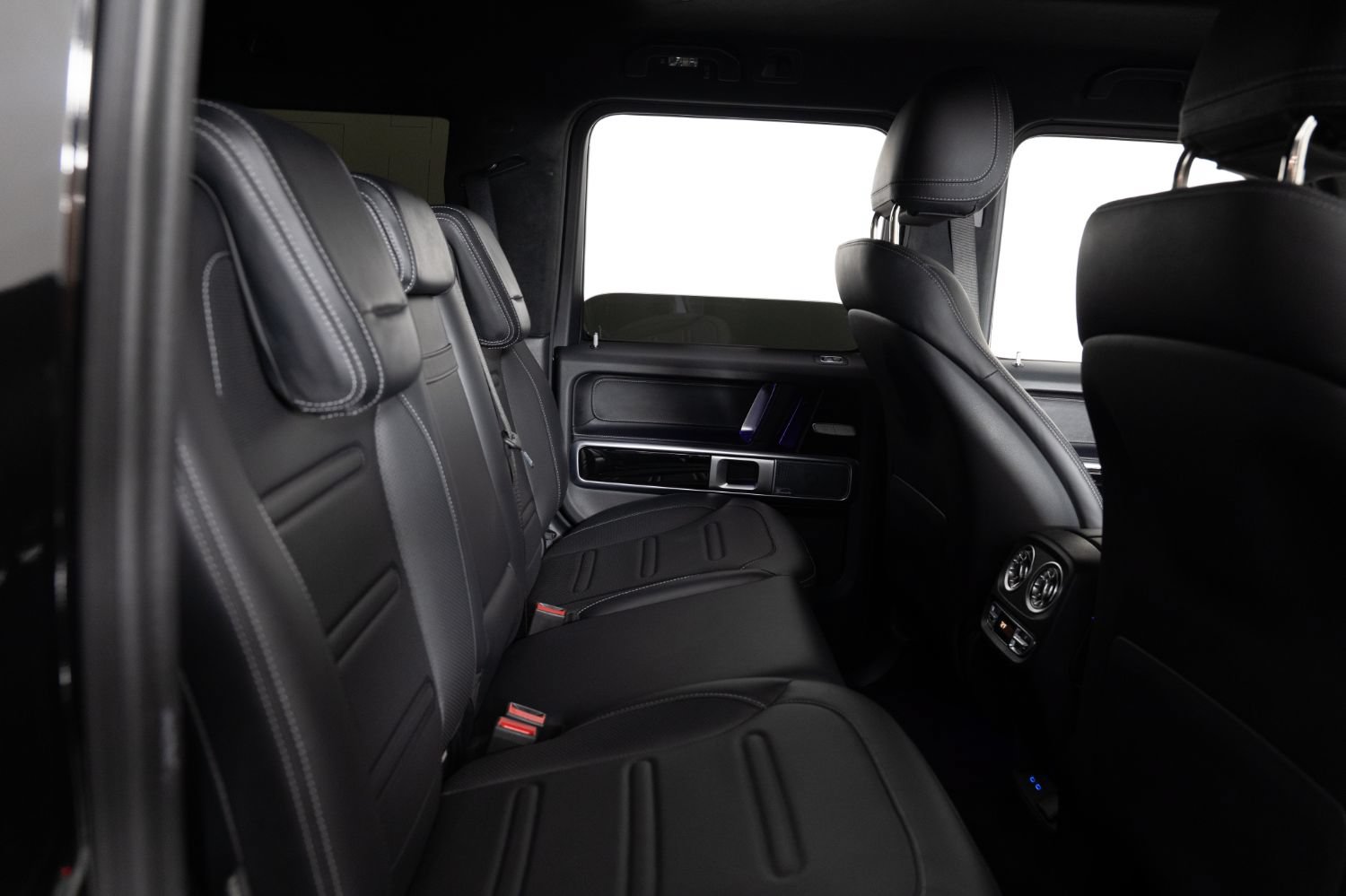 Used 2025 Mercedes-Benz G 550 w/ Exclusive Interior Package image 22