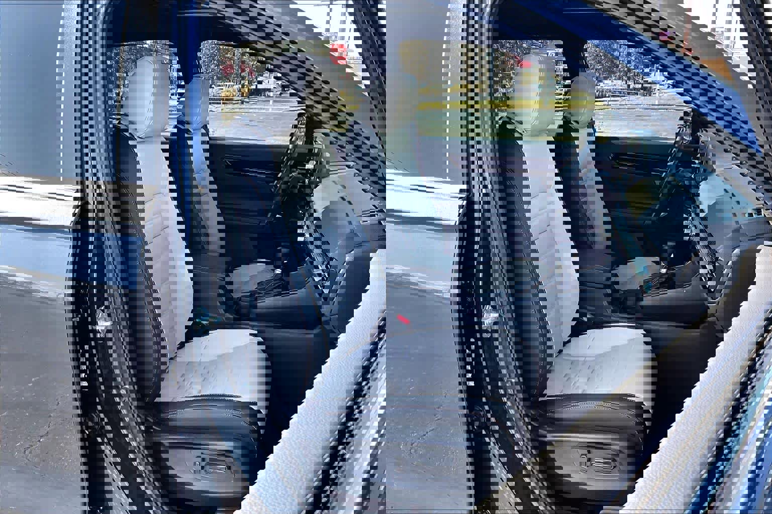 Used 2025 Honda CR-V Sport Touring image 9