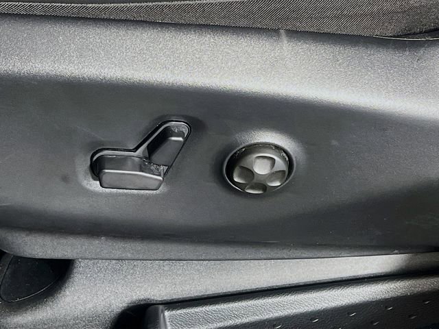 Used 2026 Chrysler Pacifica Limited w/ S Appearance Package image 13