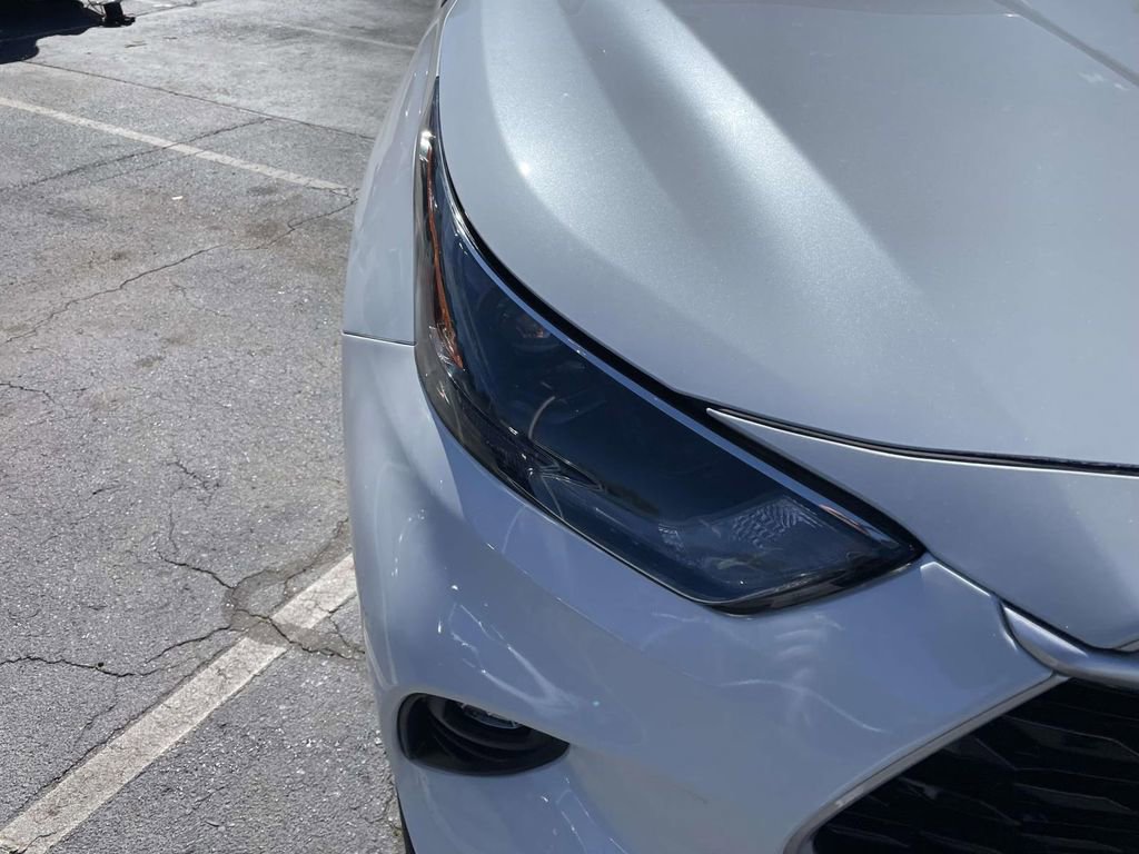 Used 2023 Toyota Highlander XLE AWD/4WD image 16