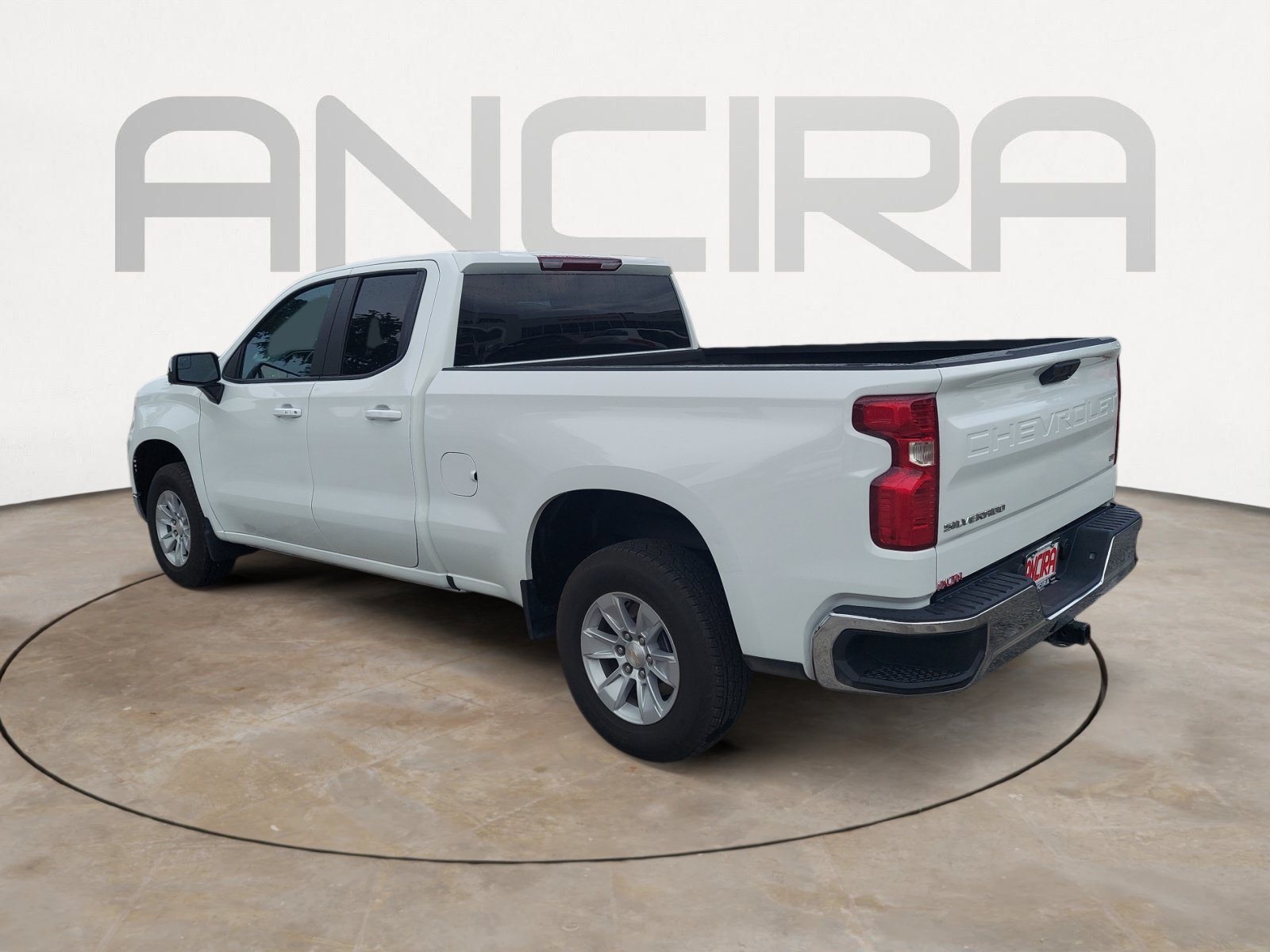 Used 2025 Chevrolet Silverado 1500 LT RWD image 8