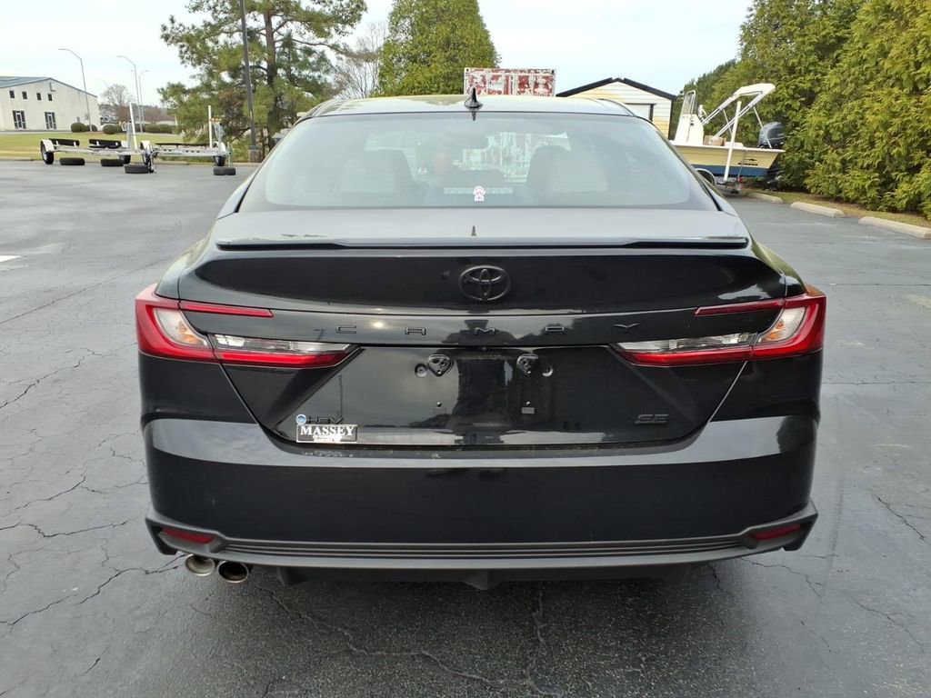 Used 2025 Toyota Camry SE w/ Convenience Package image 4
