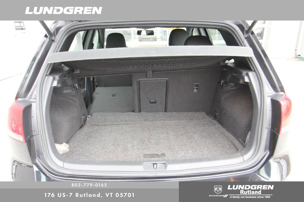 Used 2017 Volkswagen Golf 4-Door image 33
