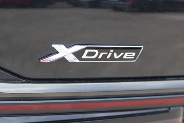 Used 2022 BMW 750i xDrive w/ M Sport Package AWD/4WD image 8