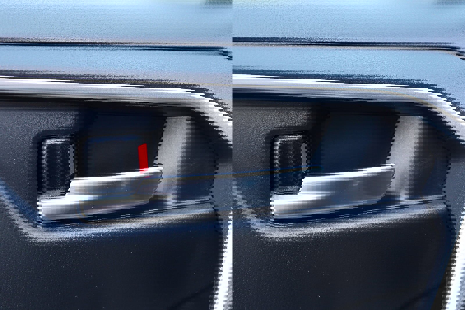 Used 2019 Toyota RAV4 XLE w/ Convenience Package AWD/4WD image 25