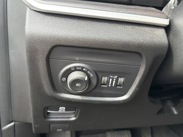 Used 2021 Jeep Grand Cherokee L Limited AWD/4WD image 30
