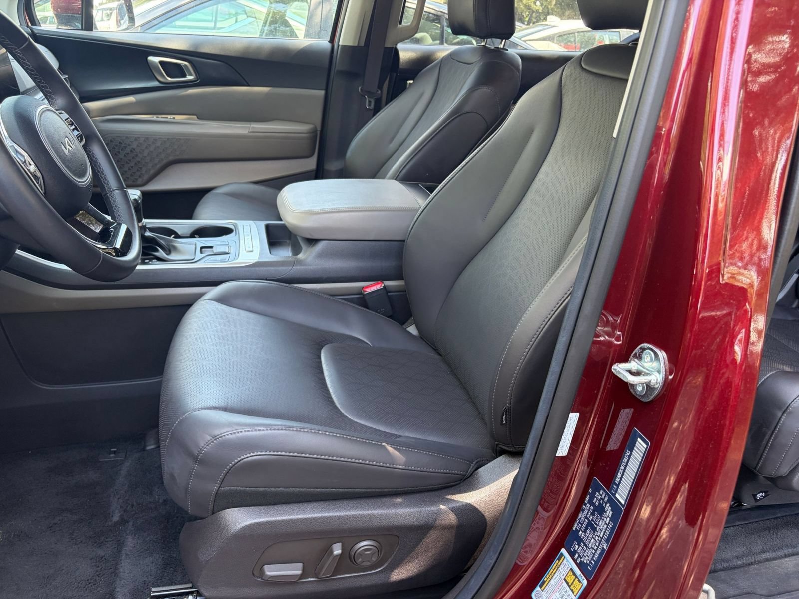 Used 2026 Kia Carnival FWD image 29