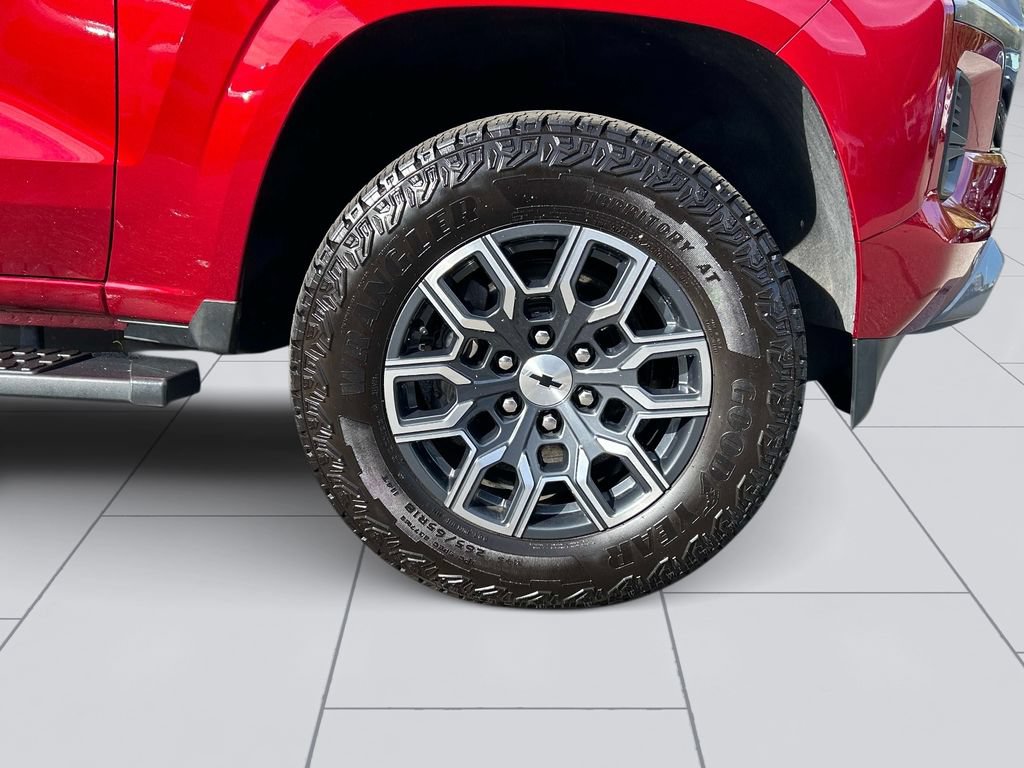 Used 2025 Chevrolet Colorado Z71 AWD/4WD image 12