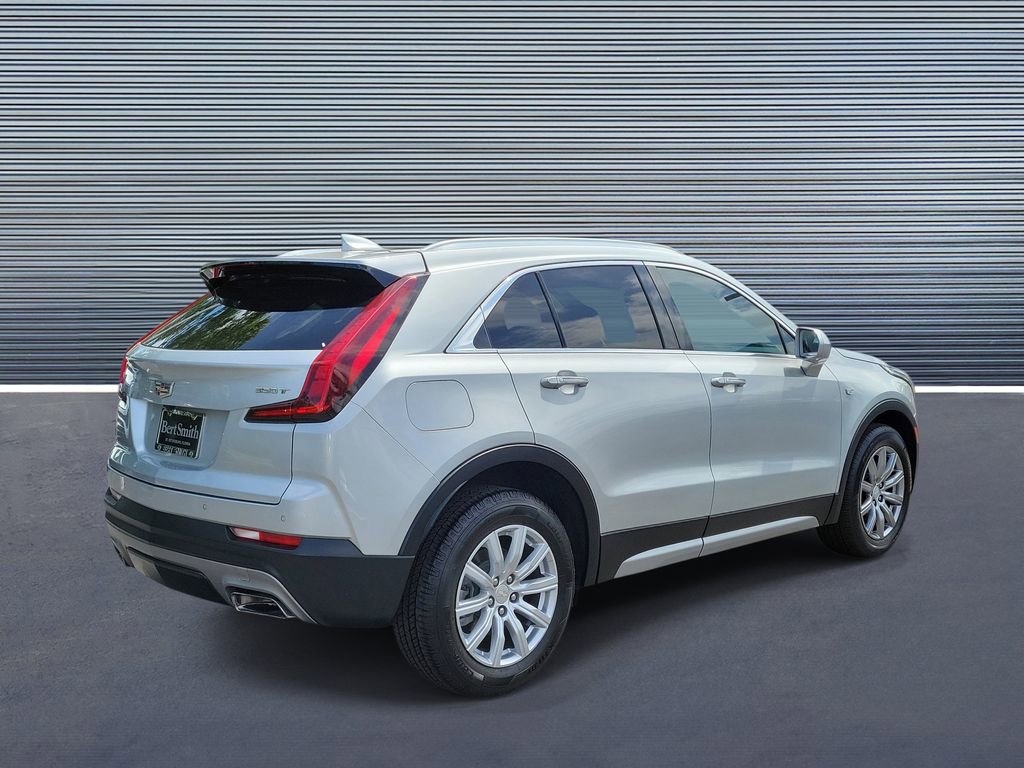 Used 2020 Cadillac XT4 Premium Luxury image 3