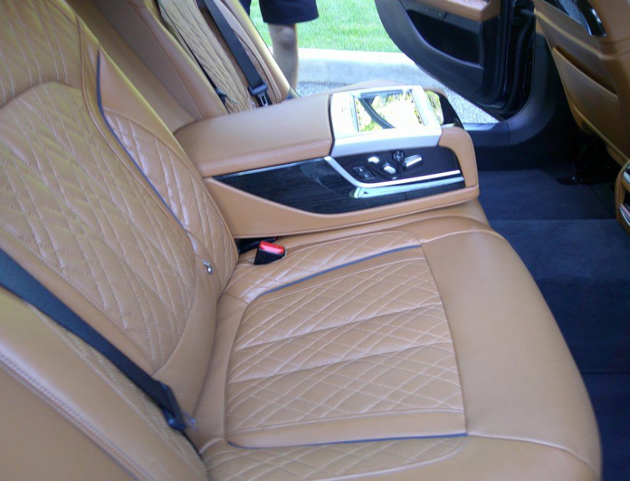 Used 2021 BMW 750i xDrive w/ Luxury Rear Seating Package AWD/4WD image 67