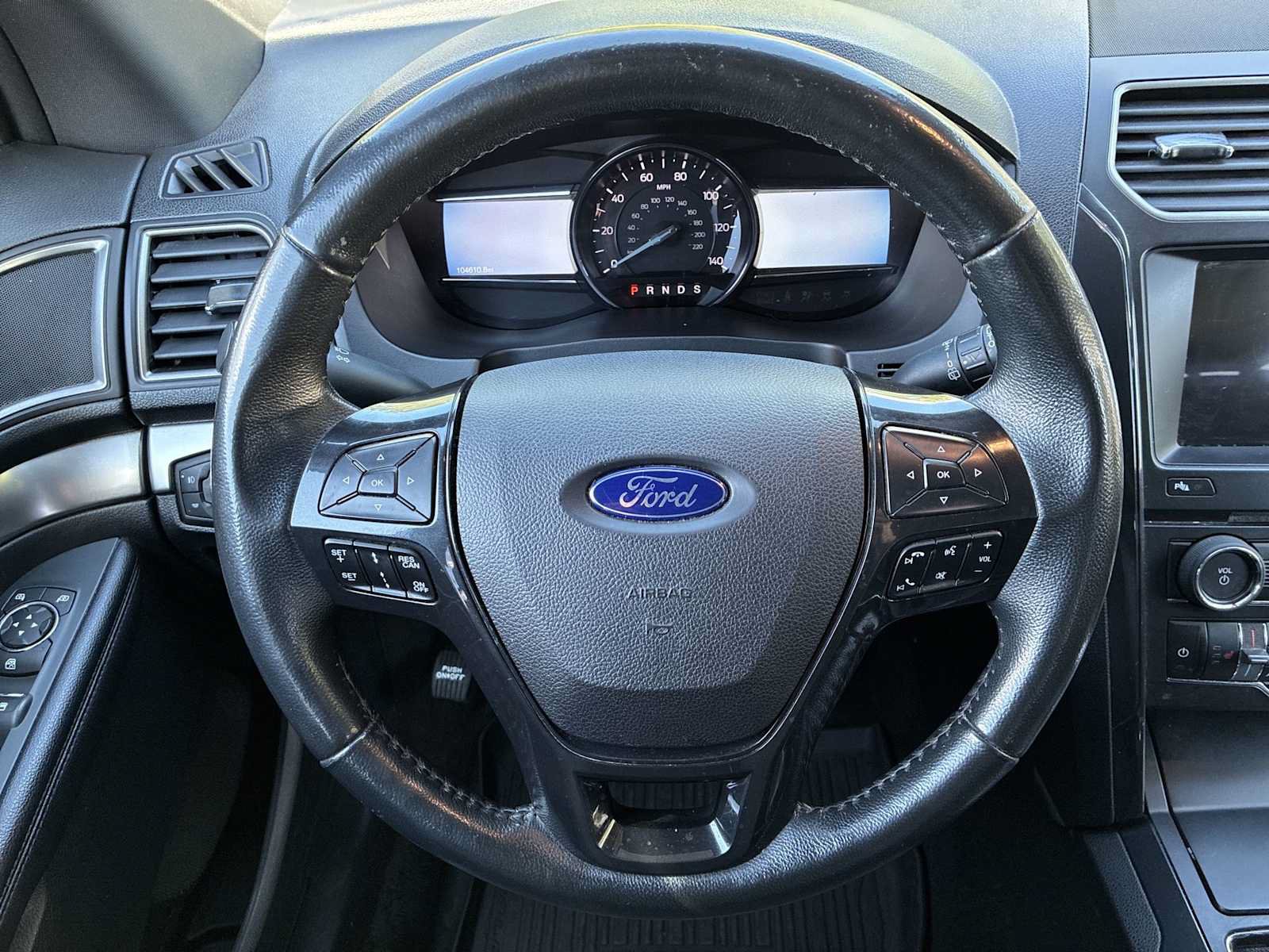 Used 2018 Ford Explorer XLT w/ Equipment Group 202A AWD/4WD image 11