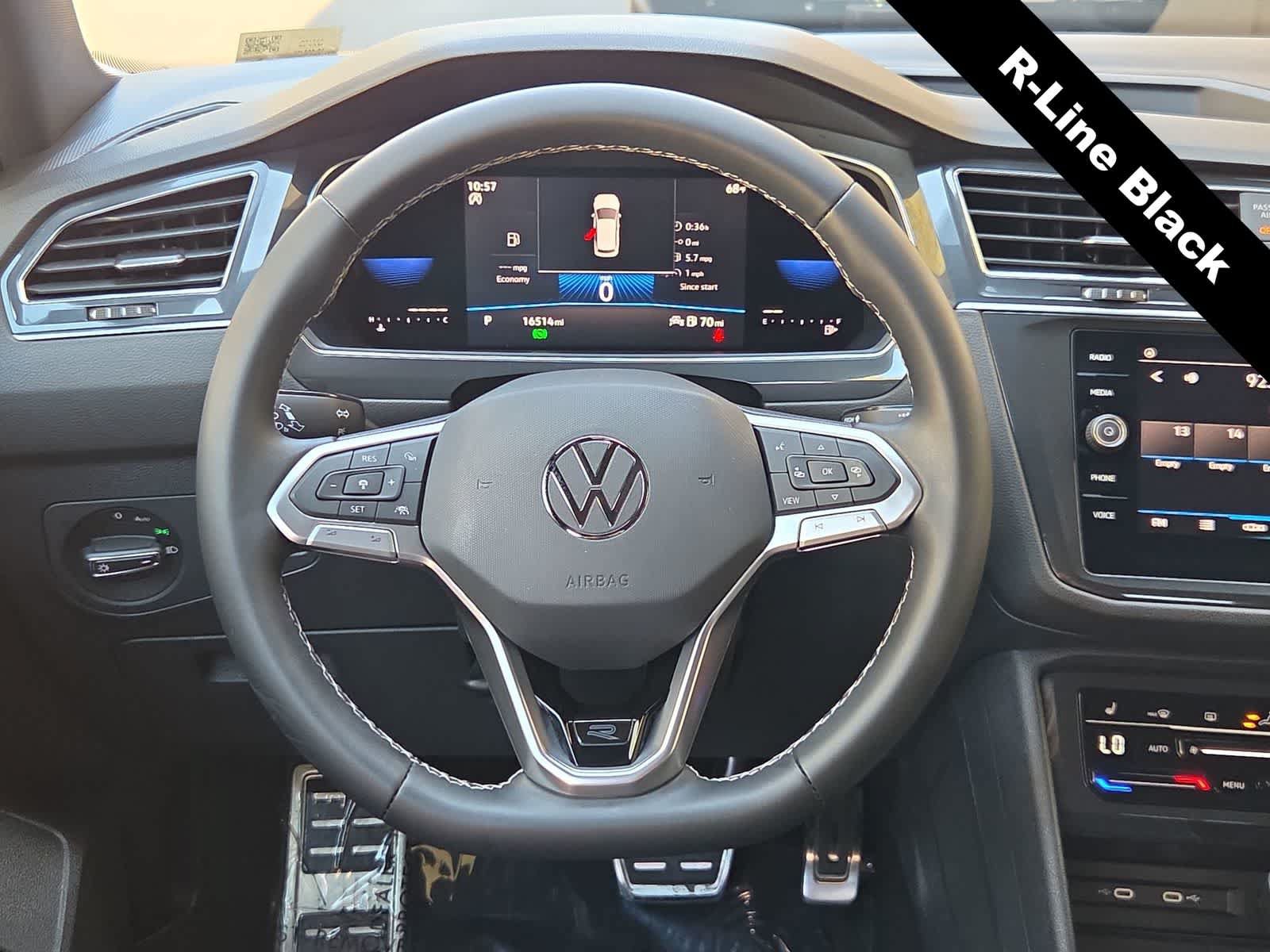 Used 2023 Volkswagen Tiguan SE R-Line FWD image 19