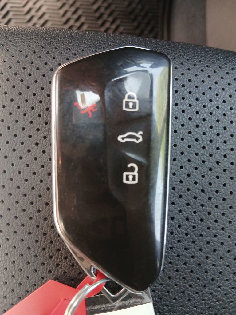 Used 2025 Volkswagen Atlas SE image 43