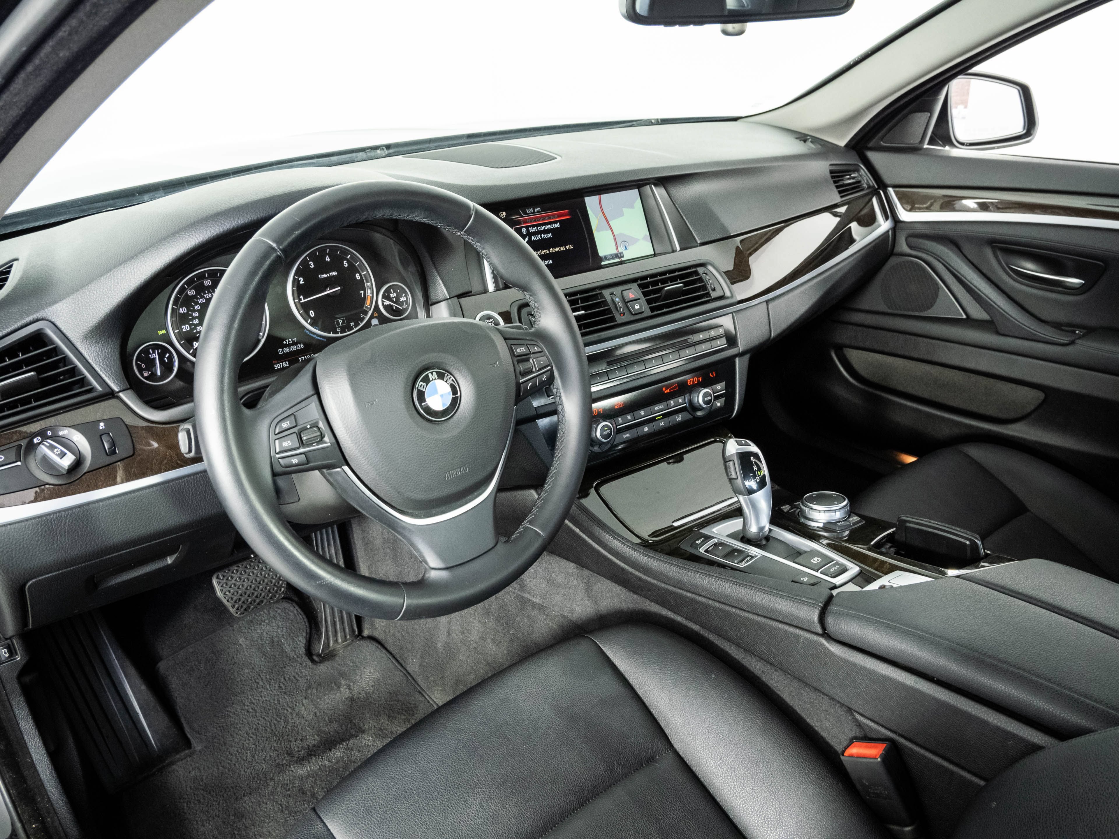 Used 2015 BMW 528i xDrive Sedan AWD/4WD image 4