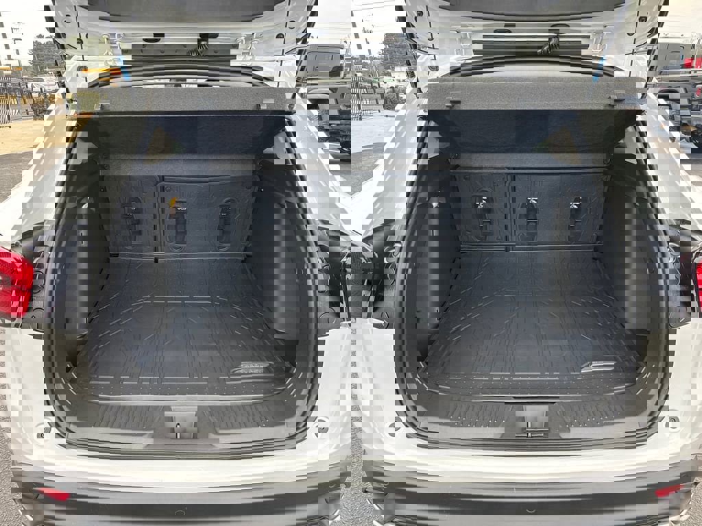 New 2026 Chevrolet Trax LT w/ Driver Confidence Package image 19