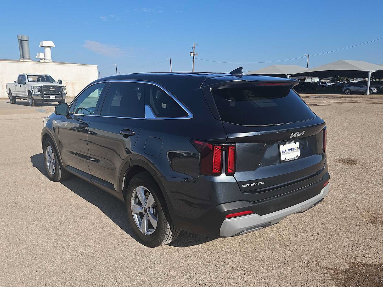 Used 2024 Kia Sorento LX FWD image 6