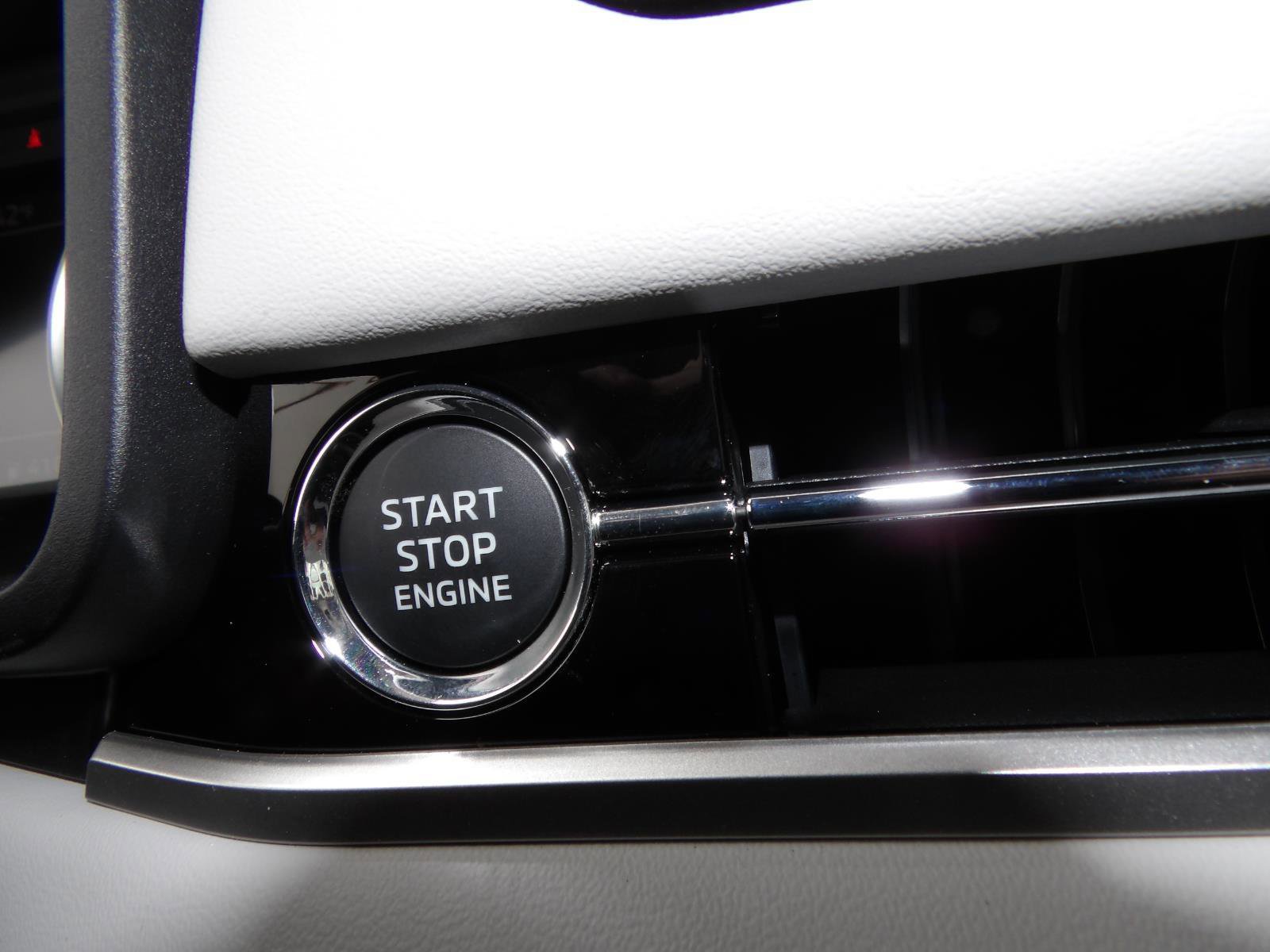 New 2026 Mitsubishi Outlander SE image 23