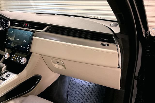 Certified 2026 Jaguar F-PACE R-Dynamic S AWD/4WD image 25