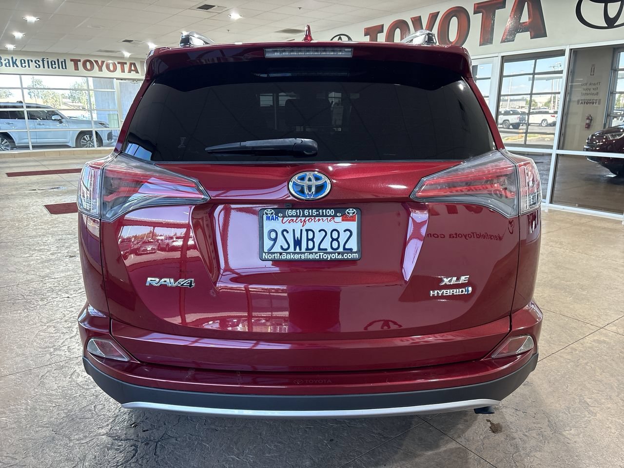 Used 2018 Toyota RAV4 XLE w/ Carpet Mat Package AWD/4WD image 9