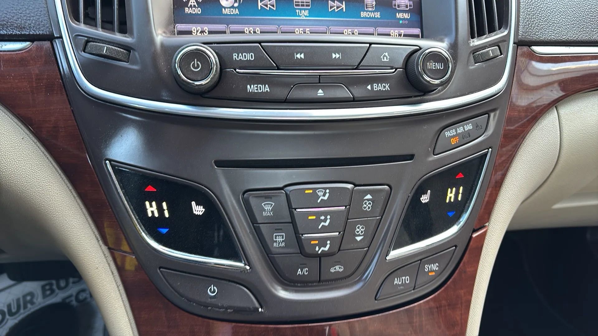 Used 2017 Buick Regal Sport Touring image 11