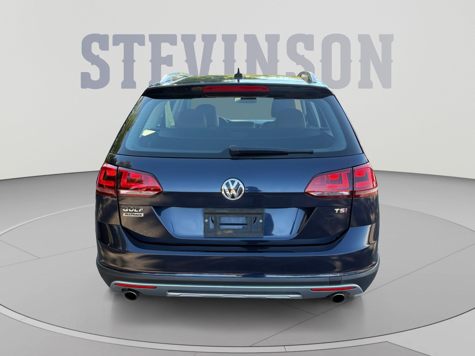 Used 2017 Volkswagen Golf Alltrack S AWD/4WD image 4